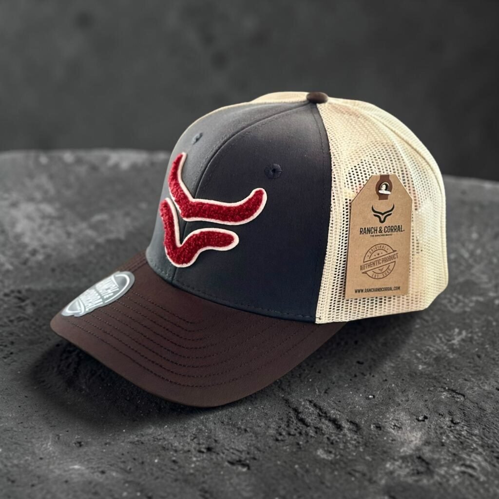 Gorra Ranch & Corral Clásica Cuernos Rojos